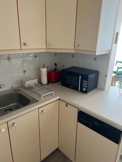 Bel Appartement De Bord De Mer Avec Veranda Роскоф Екстериор снимка
